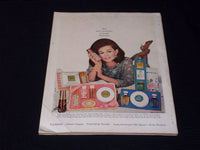 1965 DECEMBER COSMOPOLITAN MAGAZINE - ANNE DE ZAGHEB FRONT COVER - E 15133
