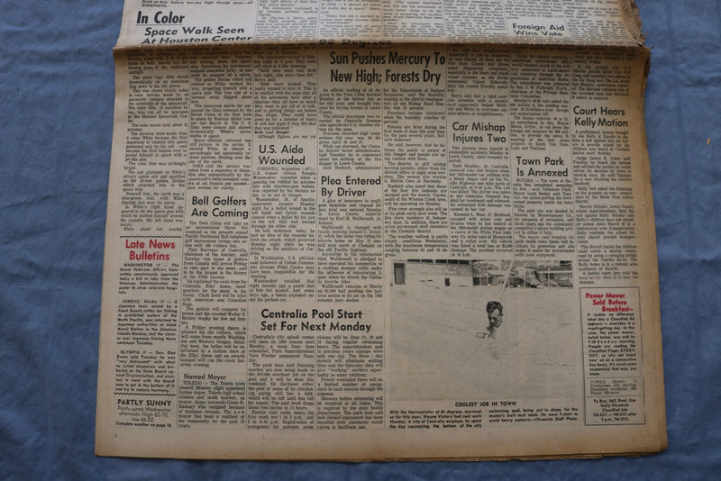 1965 JUNE 8 THE DAILY CHRONICLE NEWSPAPER - GEMINI 4 BACK FROM SPACE - NP 8518