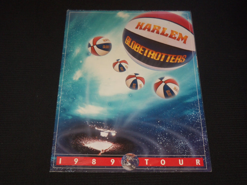 1989 HARLEM GLOBETROTTERS TOUR PROGRAM - GREAT PHOTOS - ST 1682I