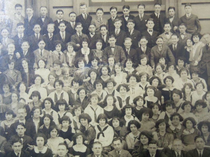 1923 JUNE DICKINSON CLASS FRAMED PHOTO - 22 1/2