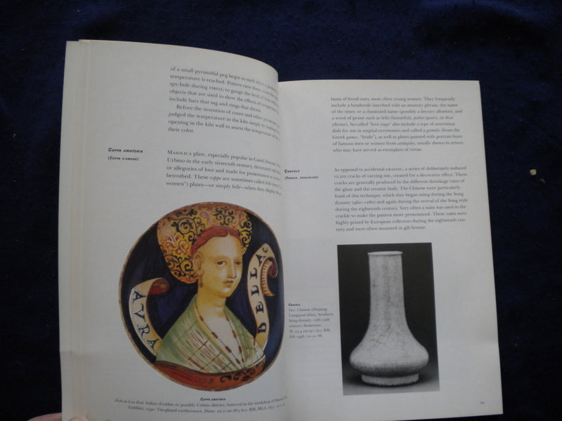 1993 LOOKING AT EUROPEAN CERAMICS SOFTCOVER BOOK BY D. COHEN & C. HESS - KD 8108