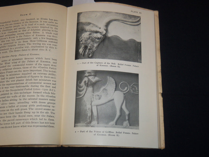 1955 ARCHAEOLOGICAL MUSEUM OF HERACLION GUIDE - SOFTCOVER - NICE PLATES - K 2037
