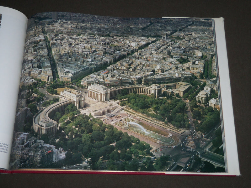 1984 ABOVE PARIS BOOK BY ROBERT CAMERON & PIERRE SALINGER - FIRST PRINT - D 144