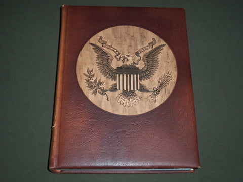 1972 THE GRAPHIC STORY OF THE AMERICAN PRESIDENTS BY DAVID WHITNEY - I 1328