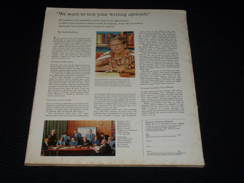 1968 OCTOBER PHOTOPLAY MAGAZINE - JACKIE ETHEL & JOAN KENNEDY COVER - E 887