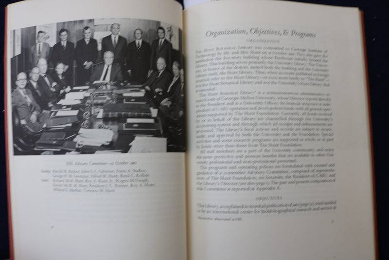 1970 HUNT BOTANICAL LIBRARY - A DECENNIAL REPORT SOFTCOVER - G. LAWRENCE- K 1369