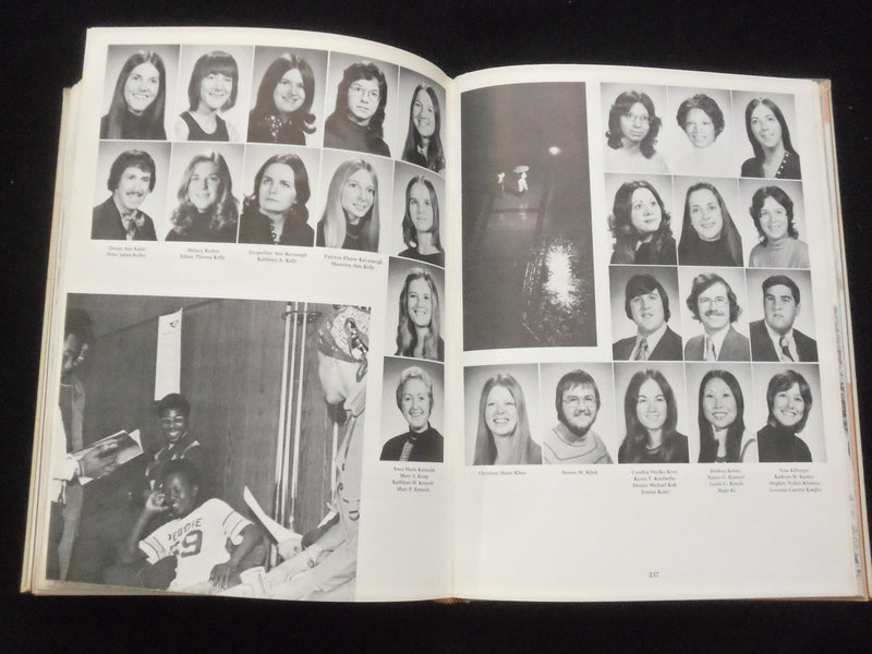 1974 THE SEAL TRENTON STATE COLLEGE YEARBOOK - TRENTON, NEW JERSEY - YB 3152