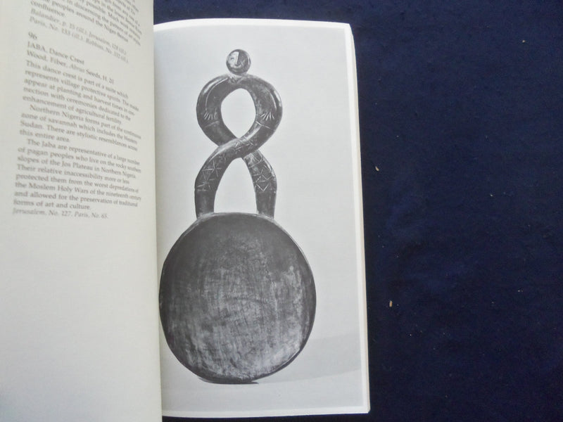 1968 SCULPTURE OF BLACK AFRICA SOFTCOVER BOOK - PAUL TISHMAN COLLECTION -KD 8202