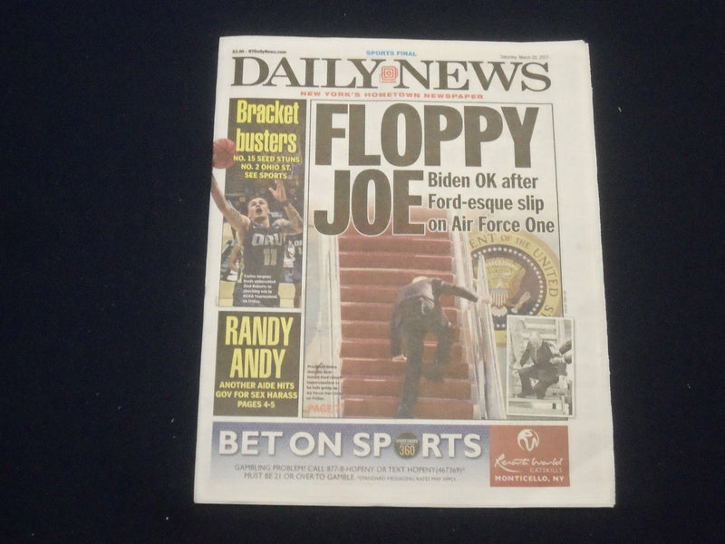 2021 MARCH 20 NEW YORK DAILY NEWS NEWSPAPER-BIDEN OK AFTER SLIP ON AIR FORCE ONE