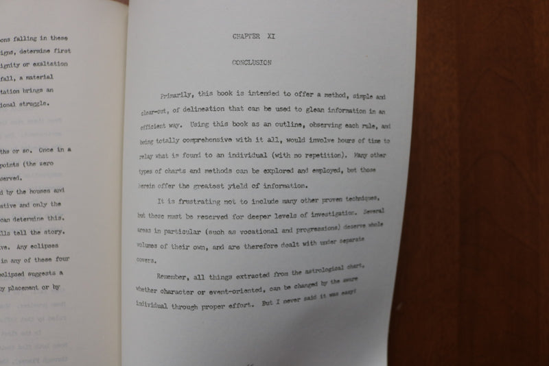 1975 FINE POINTS OF DELINEATION SOFTCOVER BOOK BY CHRISTINE REHTER - K 3163