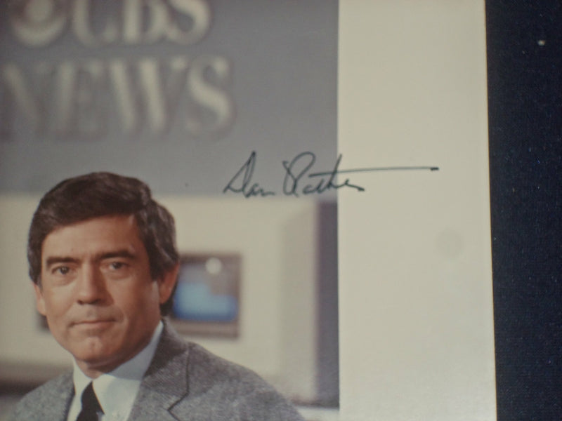 DAN RATHER AUTOGRAPHED PHOTOGRAPH - J 6043
