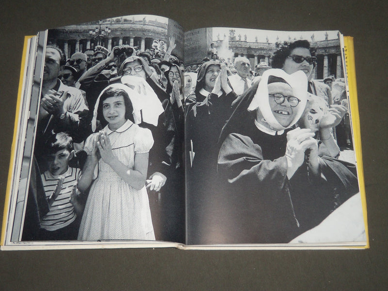 1960 THE PICTURE UNIVERSE U. S. CAMERA 1961 BOOK EDITED BY TOM MALONEY - I 769