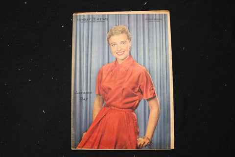 1955 AUGUT 7 SUNDAY NY NEWS COLOROTO MAGAZINE - LARAINE DAY COVER - E 26163