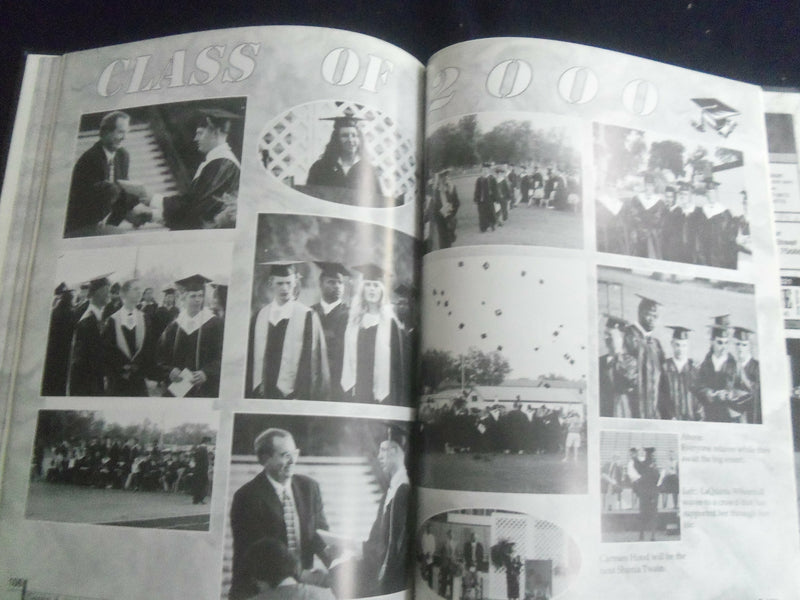2000 TREASURE CHEST PITTSBURG HIGH SCHOOL YEARBOOK - PITTSBURG, TEXAS - YB 2819