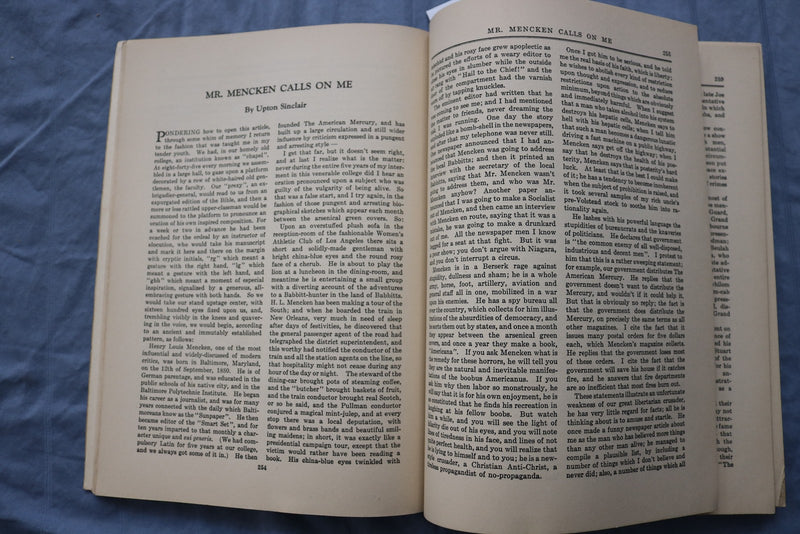 1927 NOVEMBER THE BOOKMAN SOFTCOVER BOOK - UPTON SINCLAIR STORY - K 3204