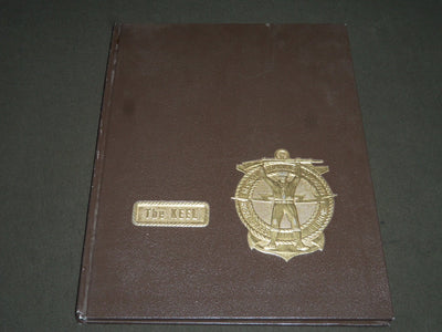 1975 THE KEEL RECRUIT TRAINING COMMAND CAMP PORTER YEARBOOK - PHOTOS - YB 979
