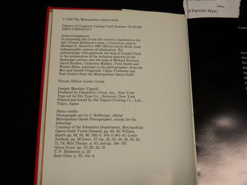 1982 THE METROPOLITAN OPERA A GUIDE HARDCOVER BOOK BY LESLIE CAROLA - KD 6483