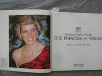 1989 DEBRETT'S THE PRINCESS OF WALES FASHION GUIDE SOFTCOVER BOOK - K 263