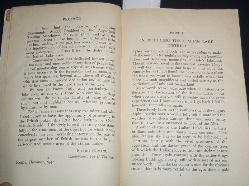 1952 A FORTNIGHT SOFTCOVER BOOK BY THE ITALIAN LAKES STUDD - J 9503