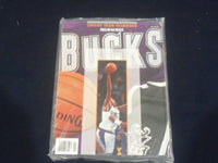 1993-1994 MILWAUKEE BUCKS YEARBOOK - ST 5502A