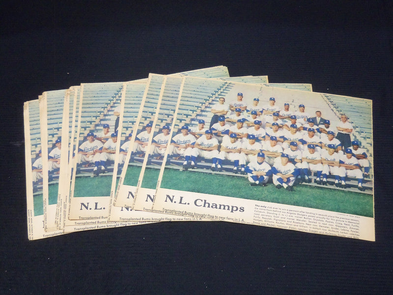 1959 LOS ANGELES DODGERS COLOROTO MAGAZINE TEAM PHOTO - 34 PIECES - #143