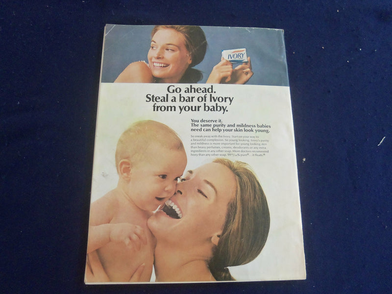 1967 DECEMBER GOOD HOUSEKEEPING MAGAZINE - GREAT COVER - NICE PHOTOS - ST 5153I