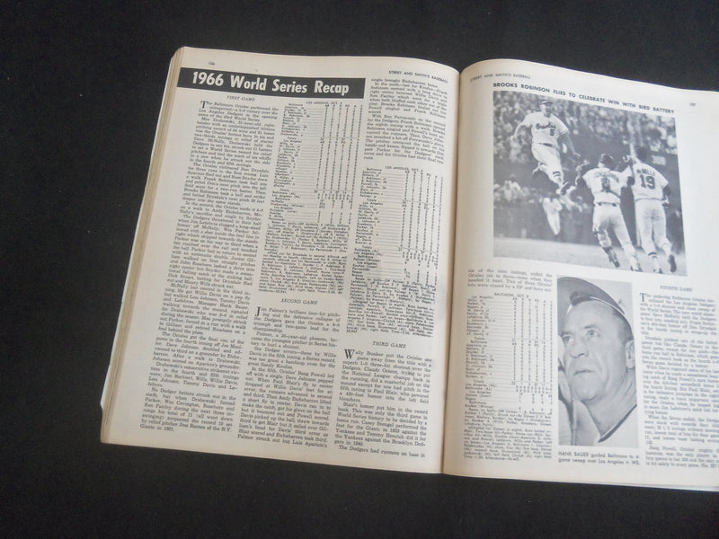 1967 STREET AND SMITH'S BASEBALL MAGAZINE - ANDY ETCHEBARREN COVER - J 7695