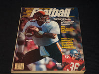 1982 STREET & SMITH'S COLLEGE FOOTBALL MAGAZINE - TONY EASON - E 7863