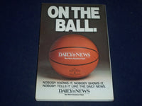 1989-1990 NEW YORK KNICKERBOCKERS OFFICIAL TEAM YEARBOOK - GREAT PHOTOS - J 400