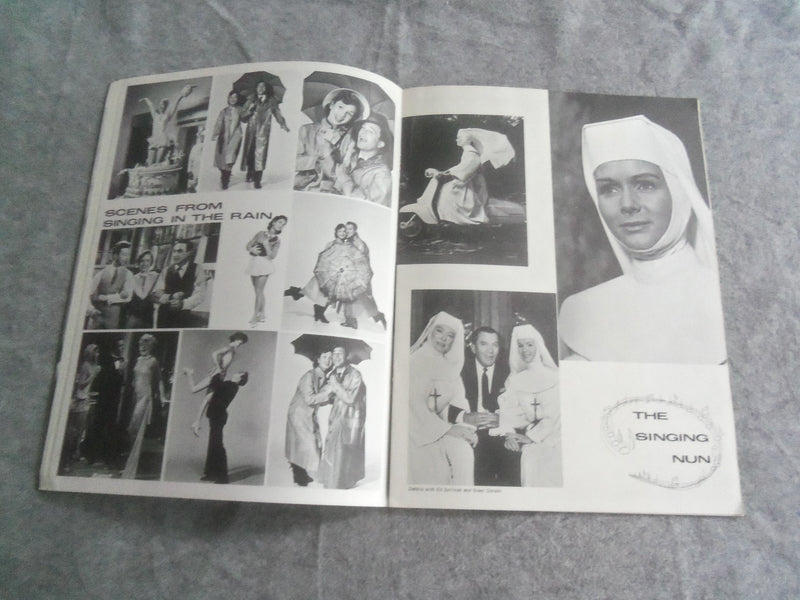 DEBBIE REYNOLDS BROCHURE - STAGE - TV - SINGIN IN THE RAIN - MOLLY BROWN- J 7691