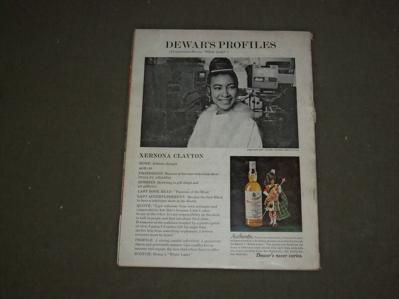 1972 JULY ESQUIRE MAGAZINE - GROUCHO MARX AT 81 COVER - B 4330