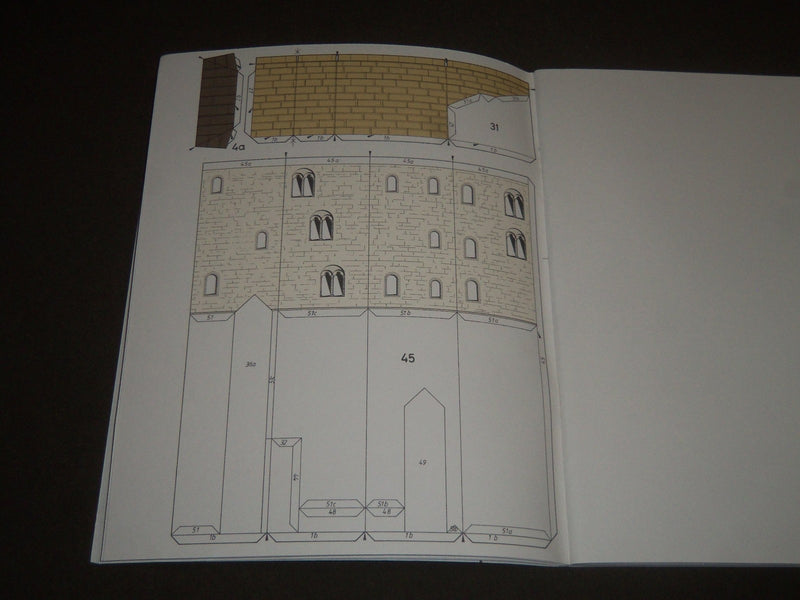 1986-1987 BUILD YOURSELF TITANIC & NEUSCHWANSTEIN CASTLE GUIDES LOT OF 2-KD 4376