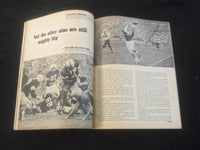 1957 STANLEY WOODWARD'S FOOTBALL MAGAZINE - BOBBY COX COVER - B 5529R
