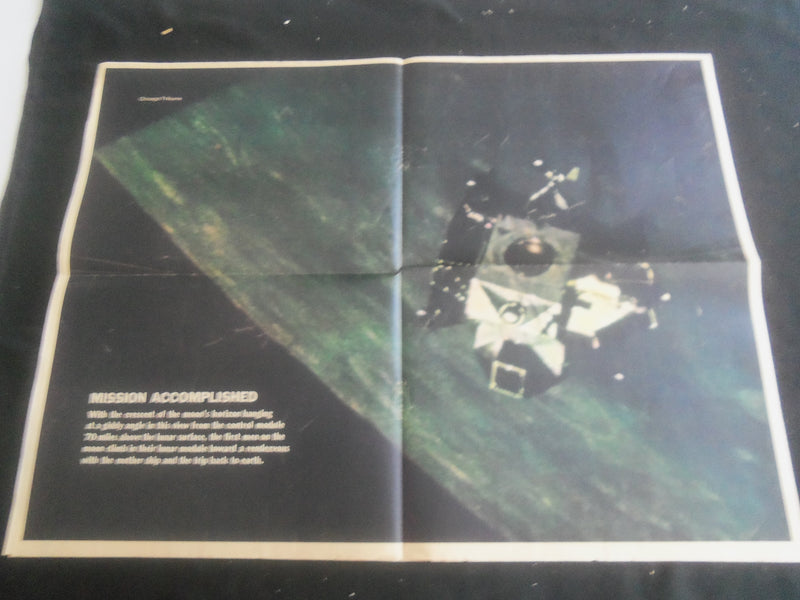 1969 AUGUST 13 CHICAGO TRIBUNE NEWSPAPER SUPPLEMENT - MAN ON THE MOON - NP 5864