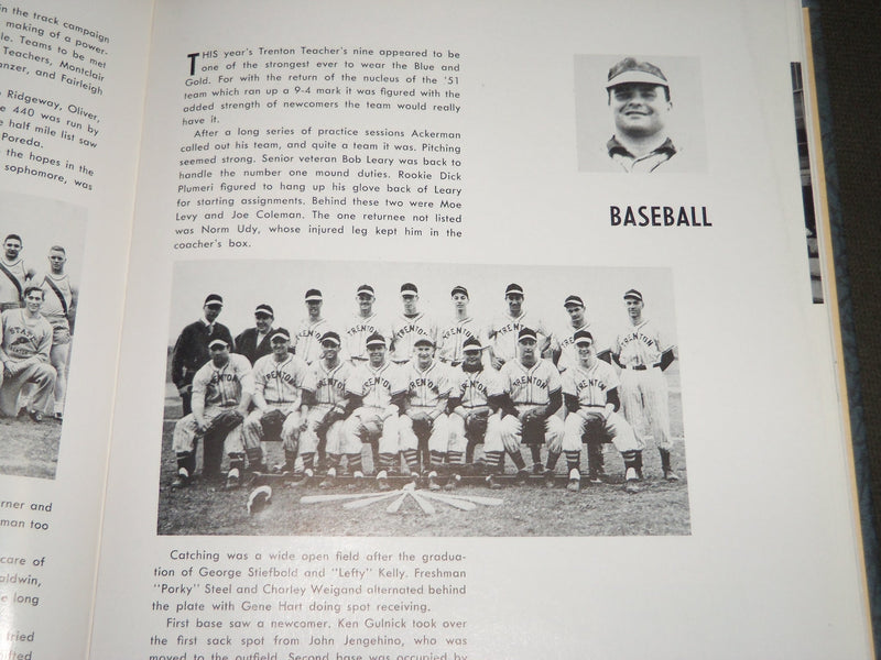 1952 SEAL TRENTON STATE TEACHERS COLLEGE YEARBOOK - NEW JERSEY - YB 1427