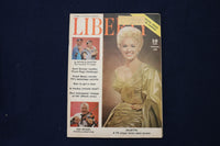 1961 FEBRUARY LIBERTY MAGAZINE - JULIETTE COVER - E 19027