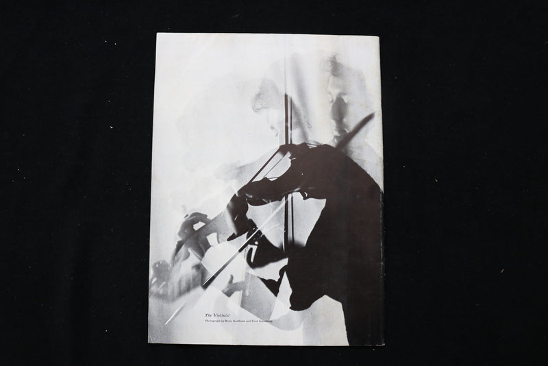 1967 AUGUST SOVIET LIFE MAGAZINE - ICE HOCKEY COVER - E 10028