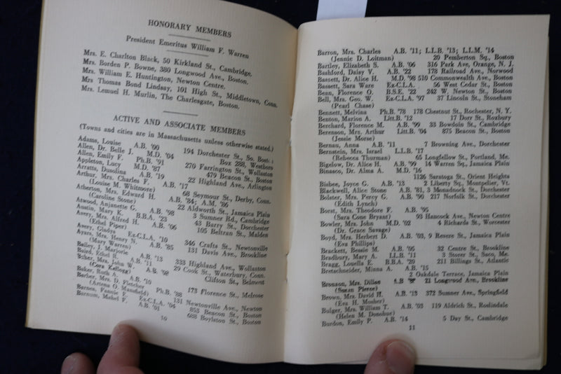 1924 BOSTON UNIVERSITY WOMEN GRADUATES' CLUB SOFTCOVER BOOKLET - K 947