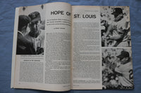 1957 APRIL 22 SPORTS ILLUSTRATED MAGAZINE - WALLY MOON COVER - ST 5505E