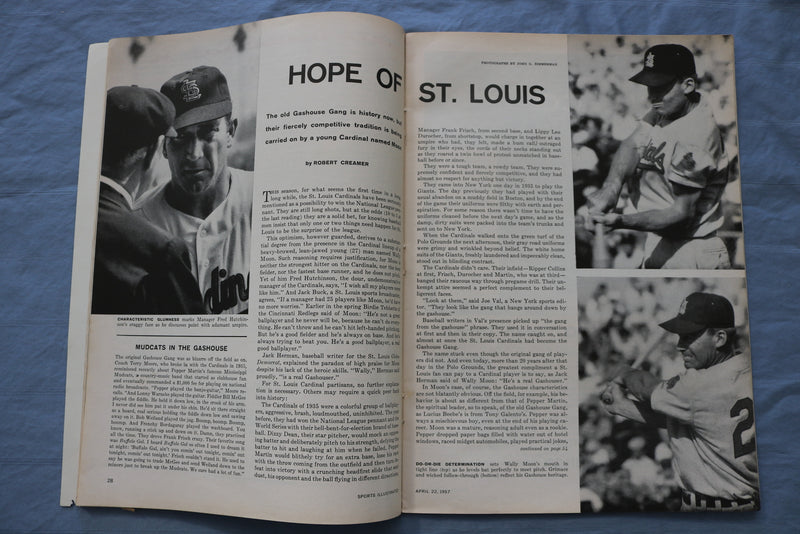 1957 APRIL 22 SPORTS ILLUSTRATED MAGAZINE - WALLY MOON COVER - ST 5505E