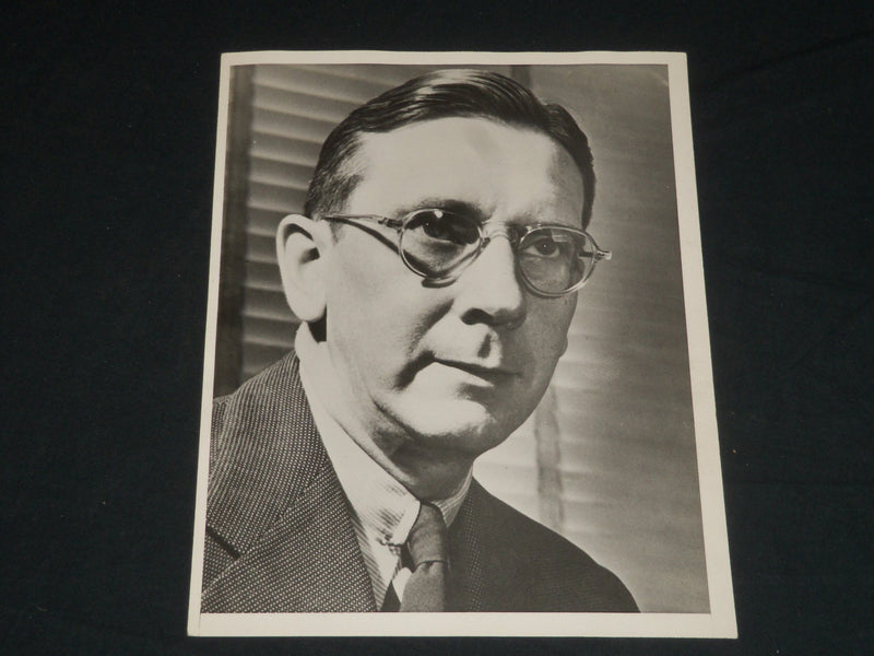 1930'S INTERNATIONAL NEWS BLACK & WHITE PHOTOS LOT OF 3 - ROY HOWARD - J 5563