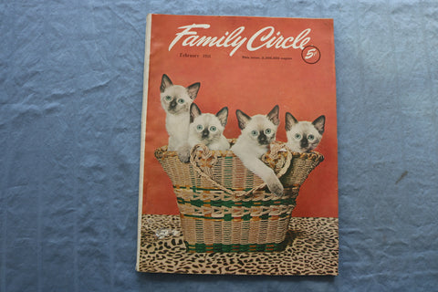 1951 FEBRUARY FAMILY CIRCLE MAGAZINE - CATS IN A BASKET COVER - ST 6921A