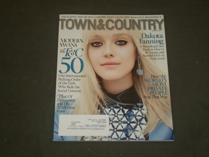 2014 AUGUST TOWN & COUNTRY MAGAZINE - DAKOTA FANNING COVER - B 2392