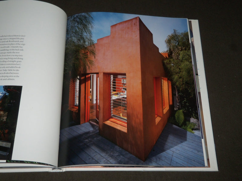 2007 VENICE CA ART & ARCHITECTURE MAVERICK COMMUNITY BOOK - GREAT PHOTOS - D 82