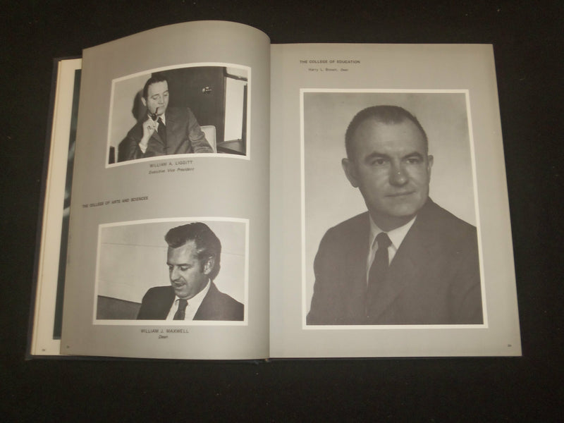 1971 JERSEY CITY STATE COLLEGE YEARBOOK - JERSEY CITY, NEW JERSEY - YB 2288