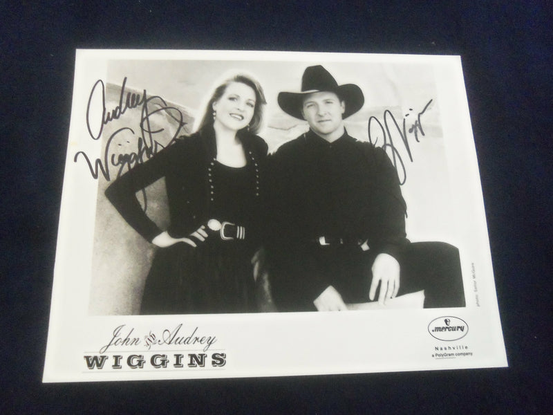 JOHN & AUDREY WIGGINS 8x10 AUTOGRAPHED PHOTOGRAPH