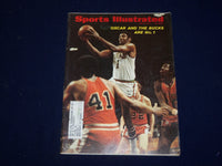 1971 MAY 10 SPORTS ILLUSTRATED MAGAZINE - OSCAR ROBERTSON COVER - SP 9645