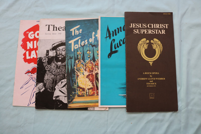 1940'S-1960'S MUSIC THEATRE PROGRAMS AND SOUVENIR BOOKS - LOT OF 51 - O 3720