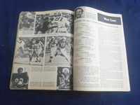 1972 STREET AND SMITH COLLEGE FOOTBALL MAGAZINE - SP 6481G