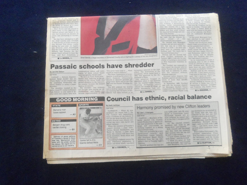 1990 MAY 10 HERALD & NEWS NEWSPAPER - PASSAIC, NJ - MOM VS. LAW - NP 6121